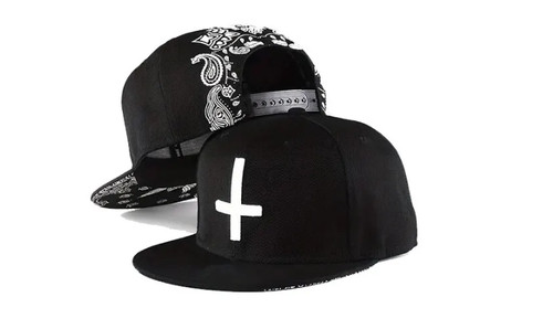 Cappello berretto nero ricamo